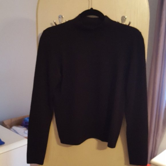 Women's Black long sleeve sweater - Picture 1 of 3